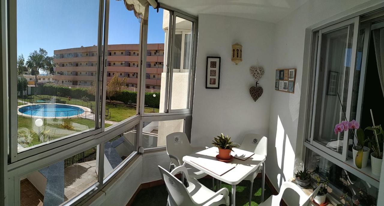 Lovely Apartment In Torremolinos Views Of The Sea, Pool, Terrace, Sofa Bed And Fully Equipped Kitchen Exterior foto
