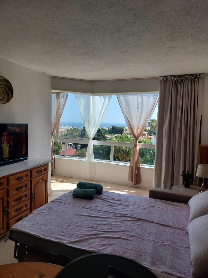 Lovely Apartment In Torremolinos Views Of The Sea, Pool, Terrace, Sofa Bed And Fully Equipped Kitchen Exterior foto