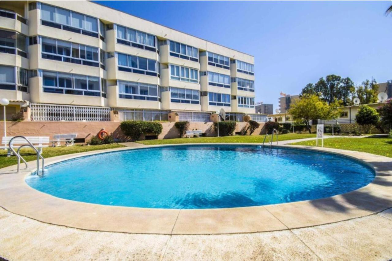 Lovely Apartment In Torremolinos Views Of The Sea, Pool, Terrace, Sofa Bed And Fully Equipped Kitchen Exterior foto